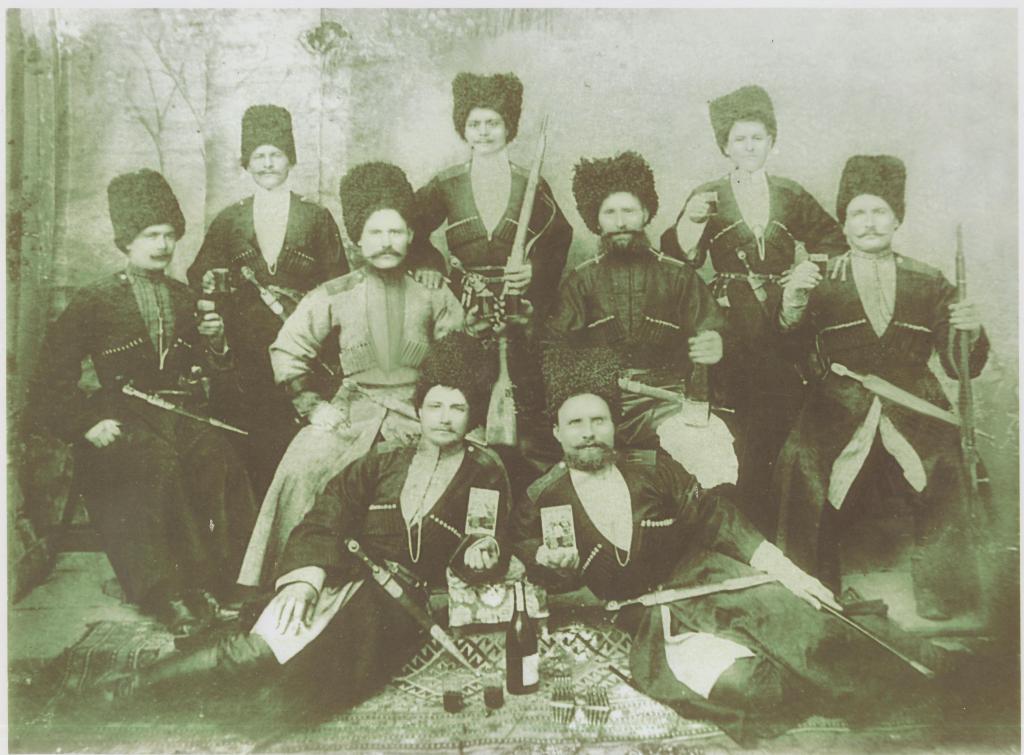казаки ст. Бриньковской, крайний справа Профатило А.В.